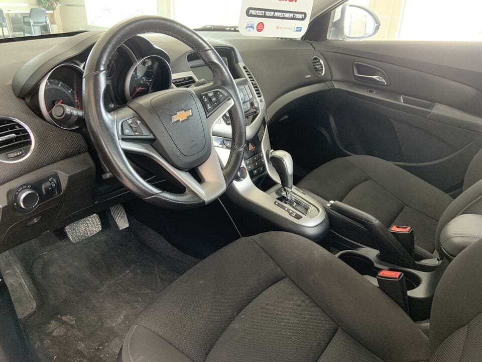 2014 Chevrolet Cruze 1LT interior